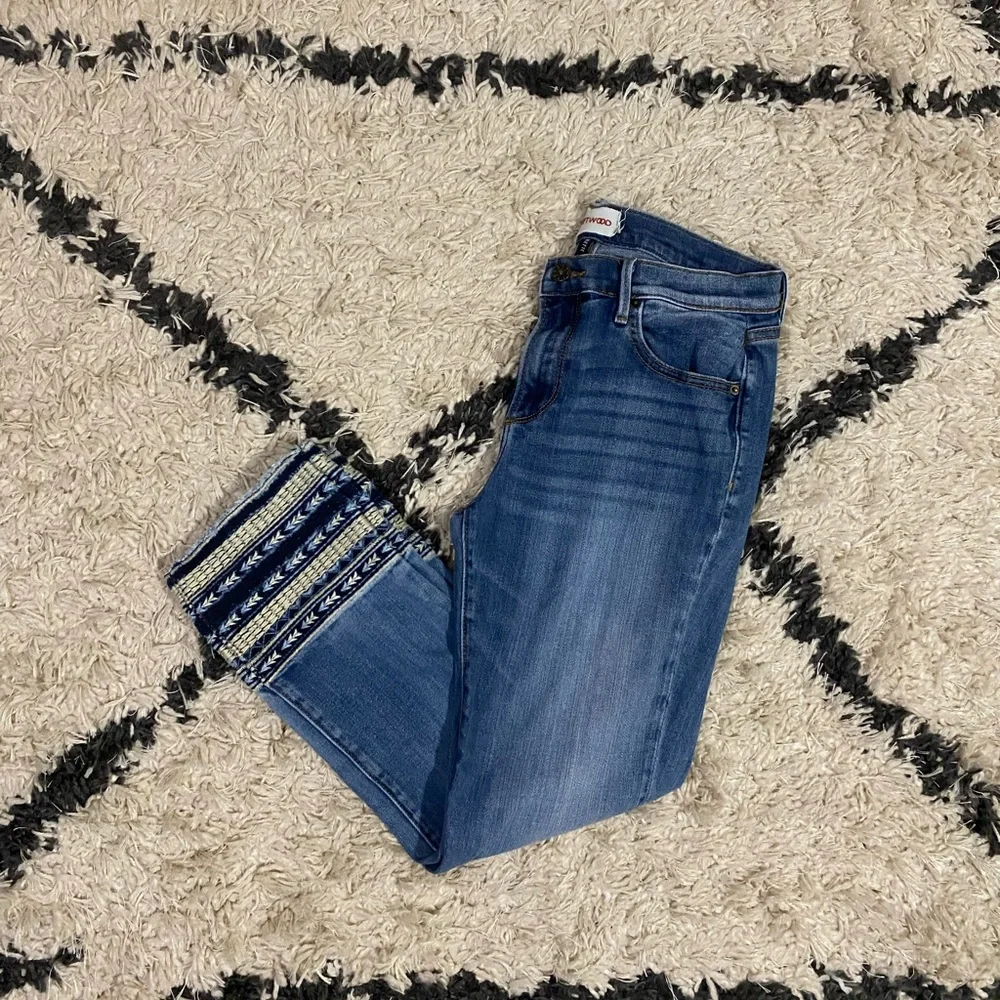 Driftwood Colette Straight Leg Embroidered Hem Jeans - Picture 1 of 10